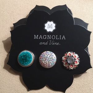 Magnolia and Vine 18mm Original snaps.